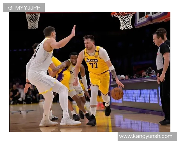 艾顿:联手东契奇里夫斯让工作轻松如意 艾顿:联手东契奇里夫斯让工作轻松如意