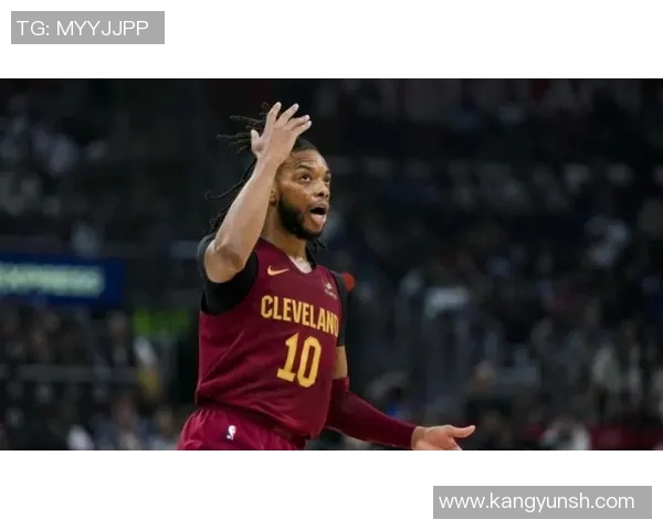 美记:文班在移动中接球威胁更大 这一点马刺应在战术上多加照顾 美记:文班在移动中接球威胁更大 这一点马刺应在战术上多加照顾