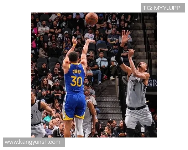 维金斯称赞年轻球员活力：约维奇高个子却具控卫推进力